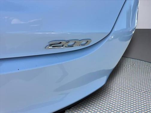 Bright White Clearcoat 2016 Chrysler 200 Limited