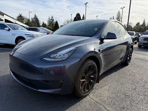 2022 Tesla Model Y Long Range Dual Motor All-Wheel Drive
