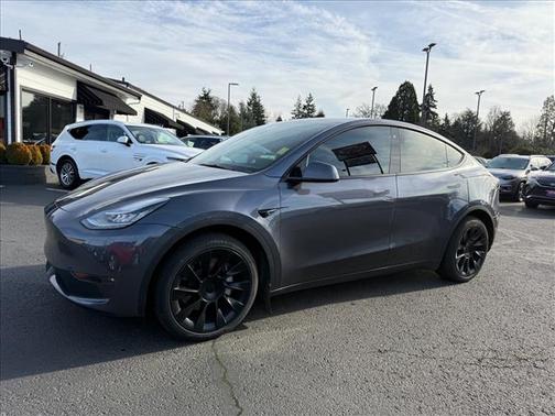2022 Tesla Model Y Long Range Dual Motor All-Wheel Drive