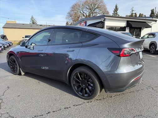 2022 Tesla Model Y Long Range Dual Motor All-Wheel Drive