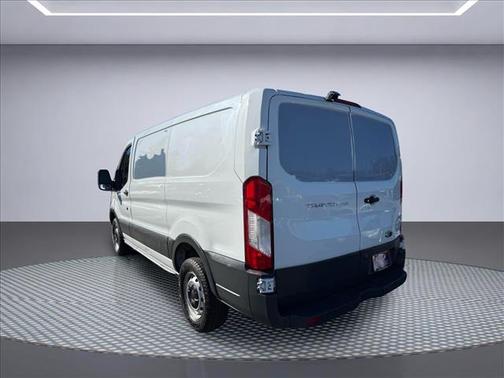 Oxford White 2018 Ford Transit-250 Base