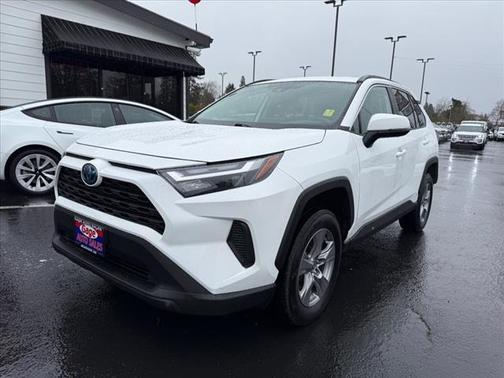2022 Toyota RAV4 Hybrid XLE