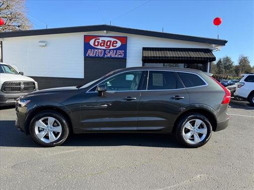 2022 Volvo XC60 B5 Momentum