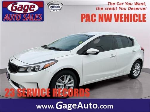 Snow White Pearl 2017 Kia Forte LX