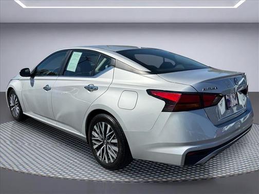 Brilliant Silver Metallic 2023 Nissan Altima 2.5 SV