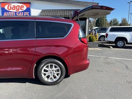 2021 Chrysler Voyager LXI