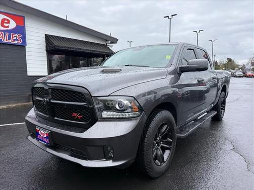 2017 RAM 1500 Night Crew Cab 4x4 5'7' Box