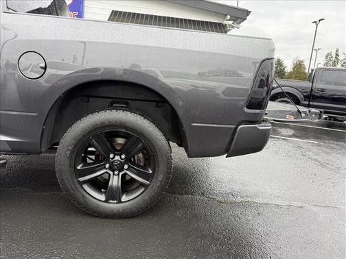 2017 RAM 1500 Night Crew Cab 4x4 5'7' Box