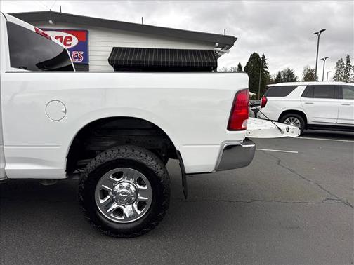 2017 RAM 2500 Tradesman Crew Cab 4x4 6'4' Box