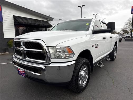 2017 RAM 2500 Tradesman Crew Cab 4x4 6'4' Box