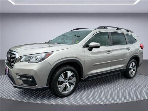Ice Silver Metallic 2019 Subaru Ascent Premium 8-Passenger