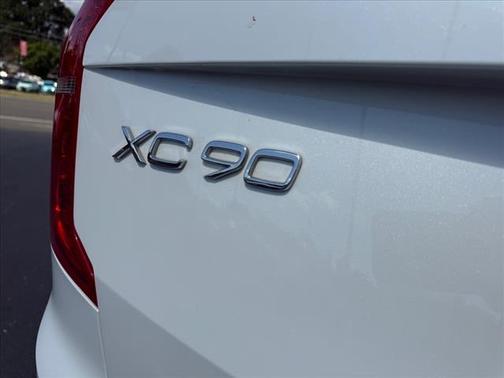 2022 Volvo XC90 Recharge Plug-In Hybrid T8 Inscription 6 Passenger