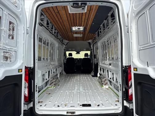 2022 Ford Transit-250 Base