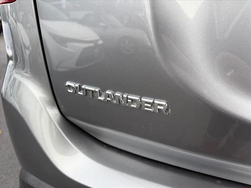 2020 Mitsubishi Outlander ES