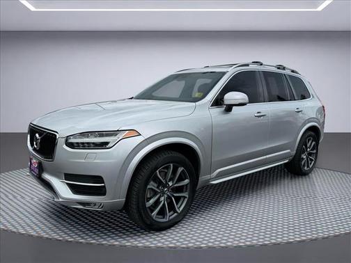 Bright Silver Metallic 2016 Volvo XC90 T6 Momentum