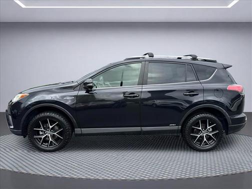 2018 Toyota RAV4 Hybrid SE