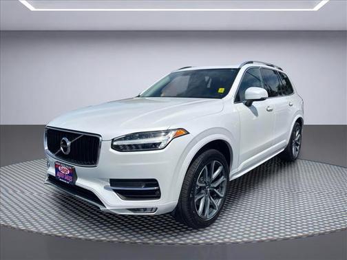 Crystal White Metallic 2019 Volvo XC90 T6 Momentum