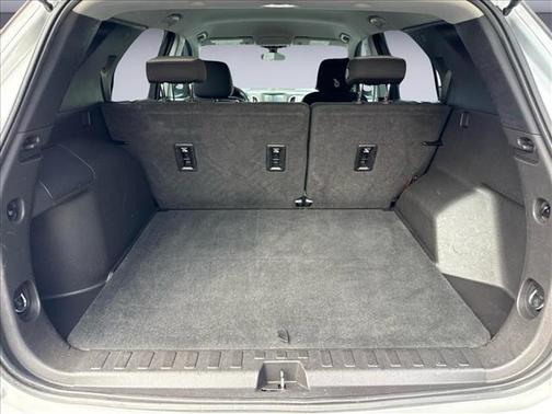 Silver Ice Metallic 2018 Chevrolet Equinox LS