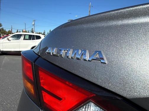2020 Nissan Altima SR FWD
