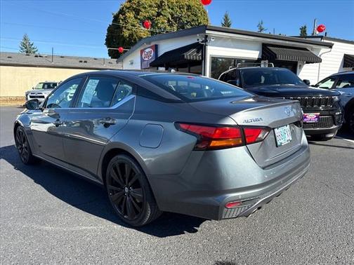 2020 Nissan Altima SR FWD