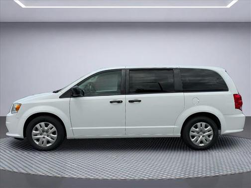 White Knuckle Clearcoat 2019 Dodge Grand Caravan SE