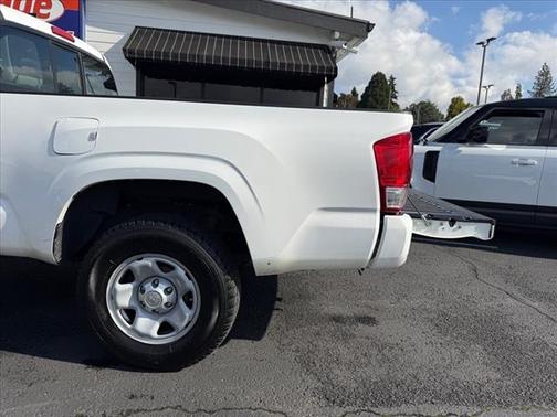 2017 Toyota Tacoma SR