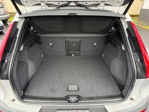 2023 Volvo XC40 B5 Core