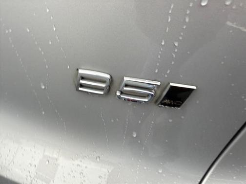 2023 Volvo XC40 B5 Core