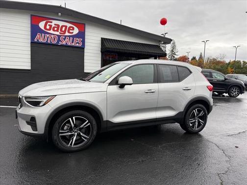 2023 Volvo XC40 B5 Core