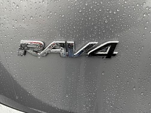 2017 Toyota RAV4 Hybrid SE