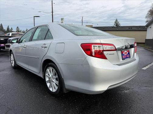 Classic Silver Metallic 2013 Toyota Camry XLE