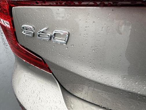 2021 Volvo S60 Recharge Plug-In Hybrid T8 Inscription
