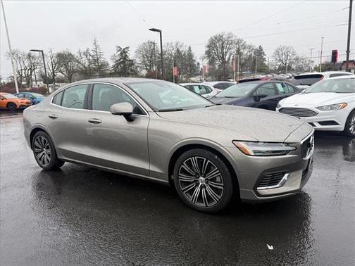 2021 Volvo S60 Recharge Plug-In Hybrid T8 Inscription