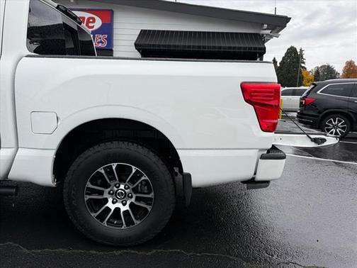 2021 Nissan Titan SV