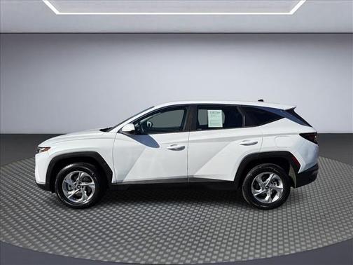 2022 Hyundai TUCSON SE