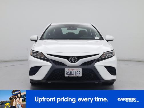 White 2020 Toyota Camry SE