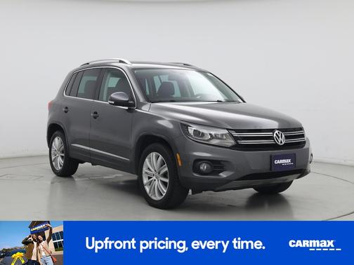 Gray 2016 Volkswagen Tiguan SE
