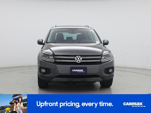 Gray 2016 Volkswagen Tiguan SE