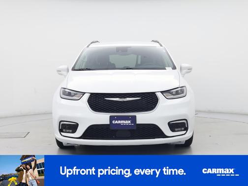White 2022 Chrysler Pacifica Touring L