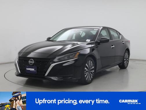Black 2025 Nissan Altima SV