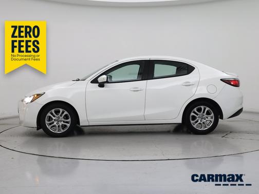 White 2017 Toyota Yaris iA