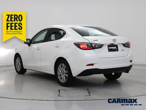 White 2017 Toyota Yaris iA