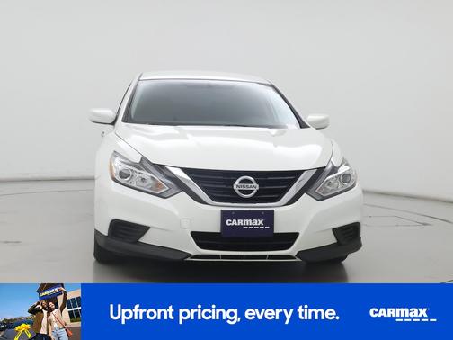 White 2018 Nissan Altima S