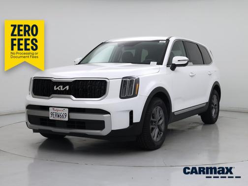 White 2023 Kia Telluride LX