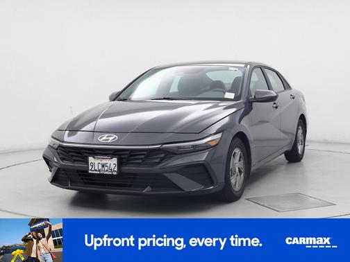 Gray 2024 Hyundai ELANTRA SE