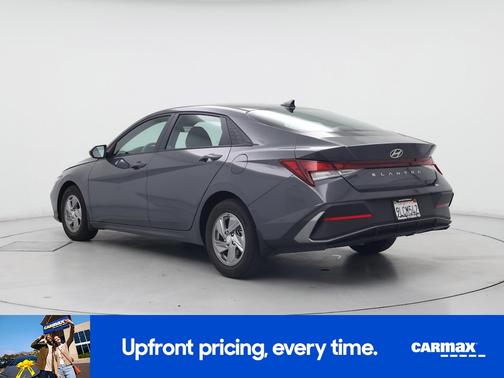 Gray 2024 Hyundai ELANTRA SE