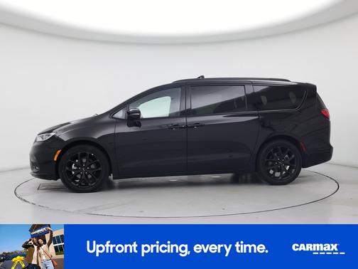 Black 2025 Chrysler Pacifica Limited