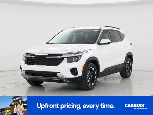 White 2024 Kia Seltos EX