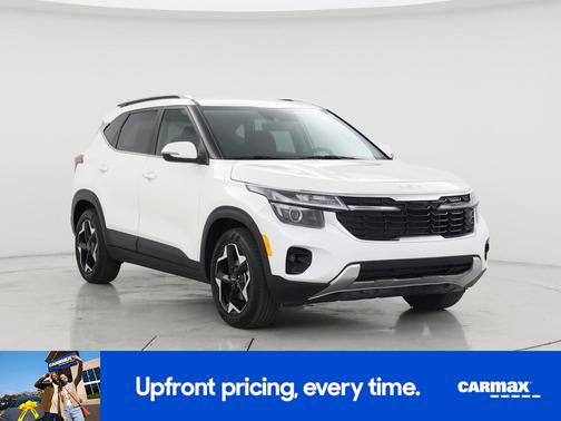 White 2024 Kia Seltos EX