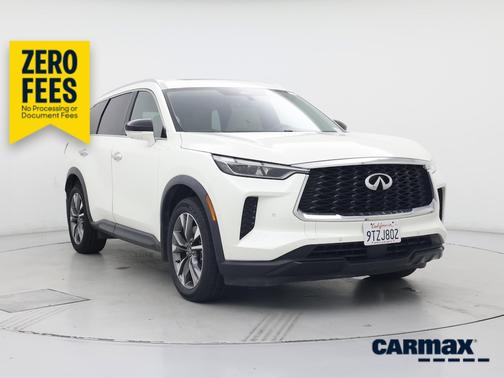 White 2023 INFINITI QX60 Luxe
